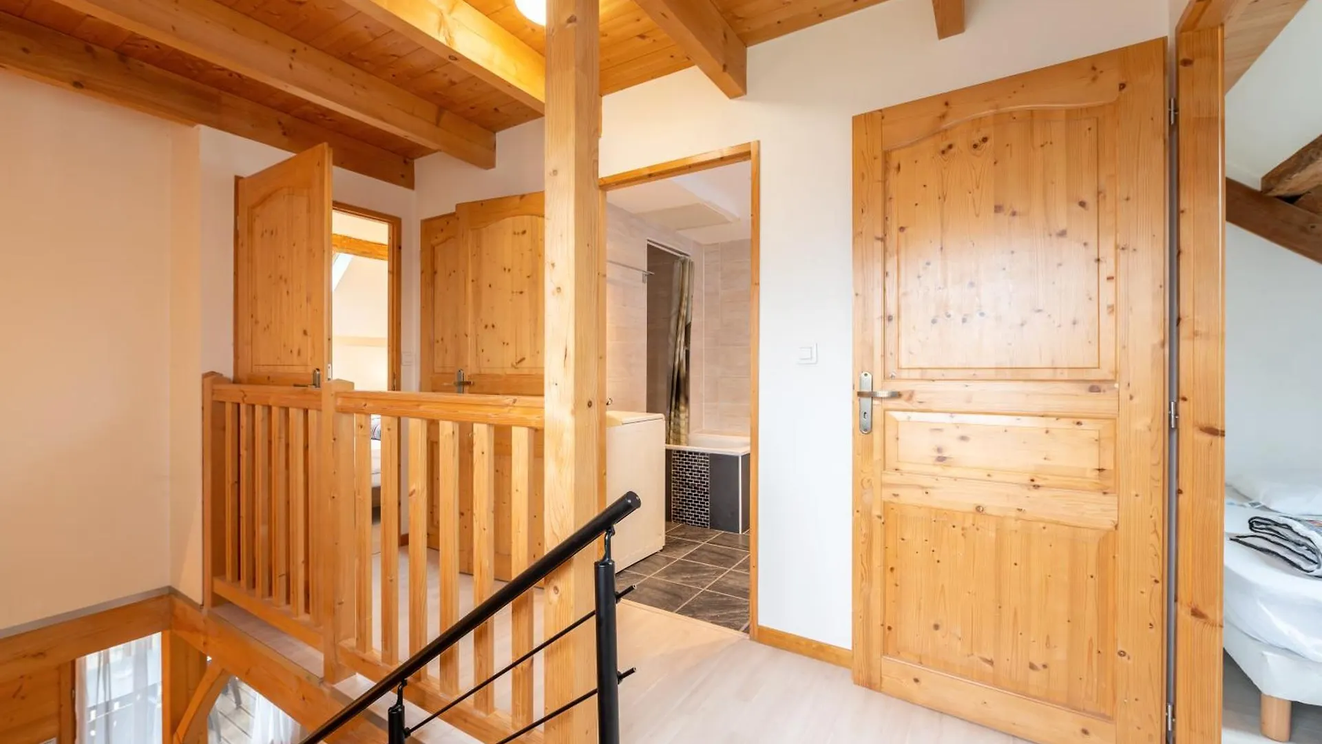 Appartement Atypique Lac Annecy Lathuile Apartment