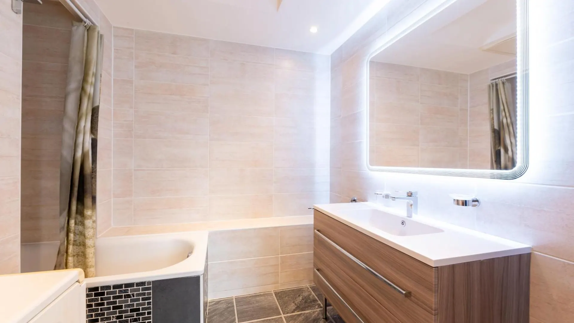 Appartement Atypique Lac Annecy Lathuile Apartment